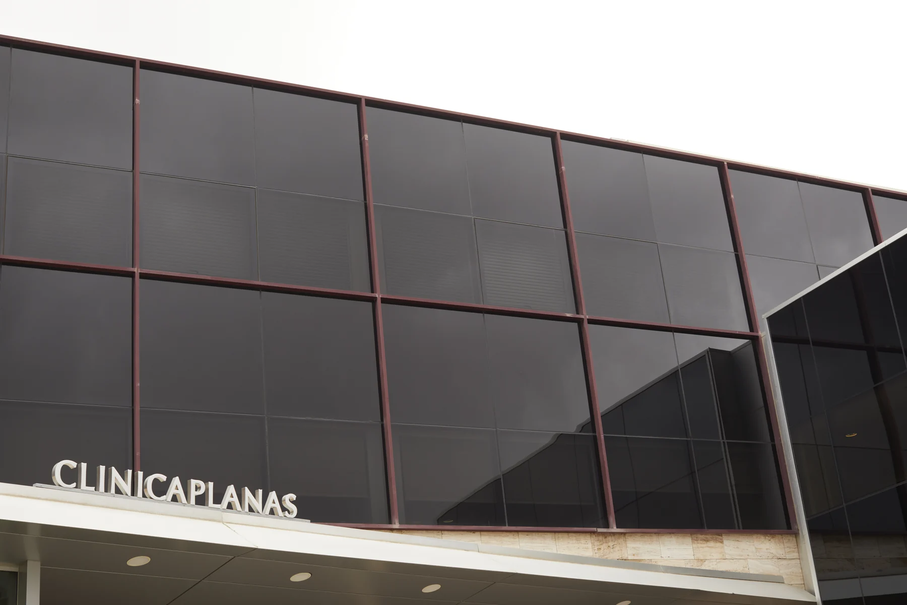 Exterior de Cl&iacute;nica Planas en Barcelona